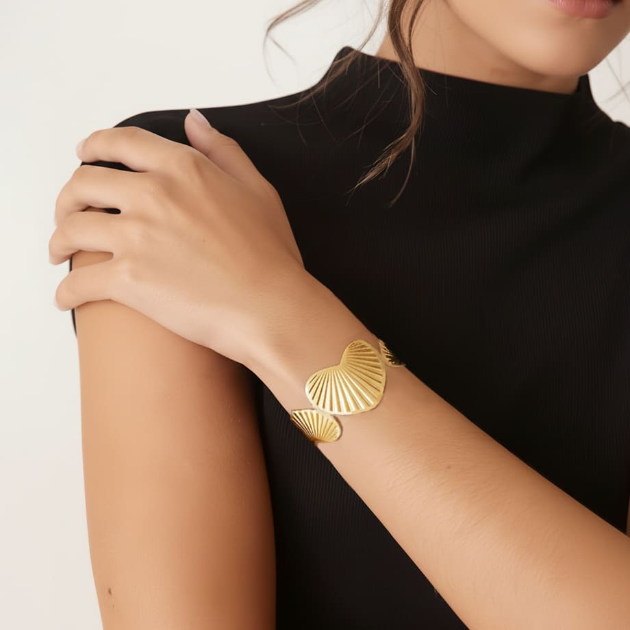 Brazalete Corazones Dorados Romance
