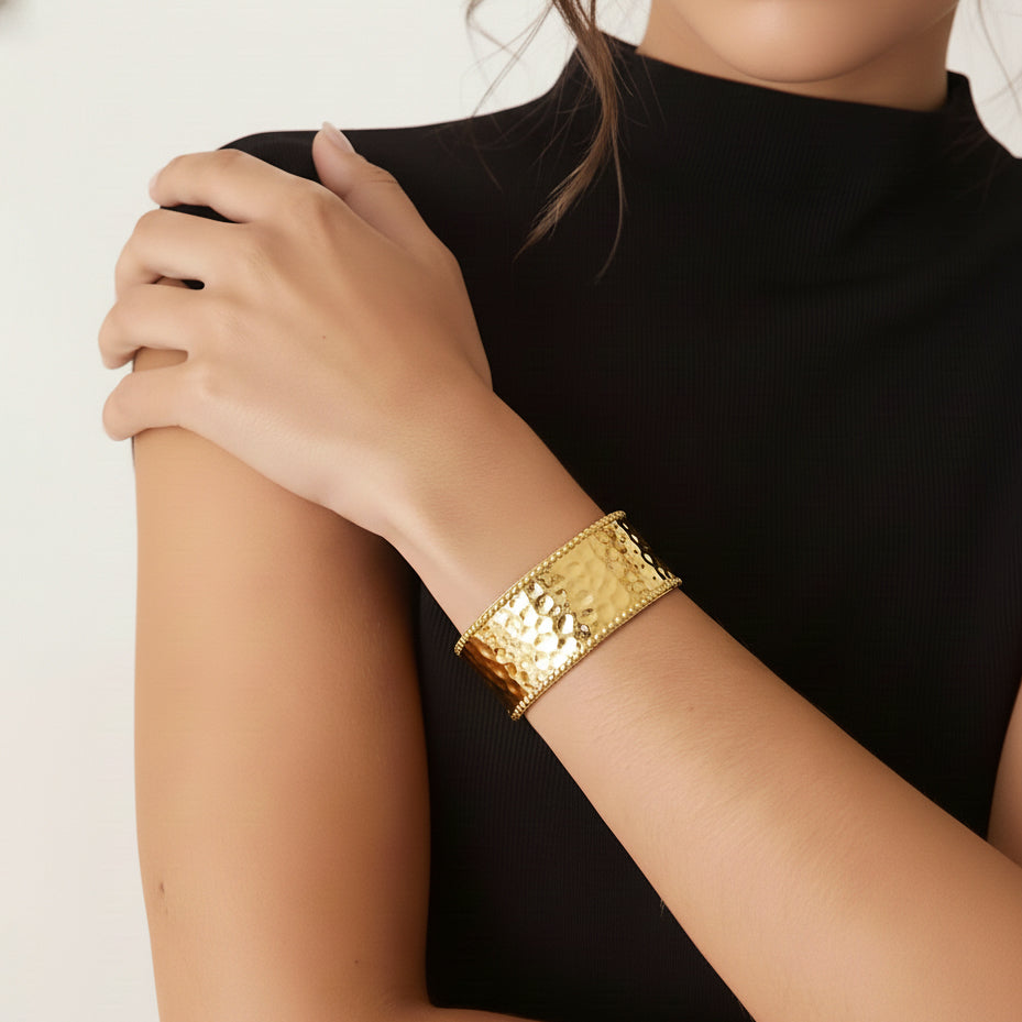 Brazalete Romano Repujado